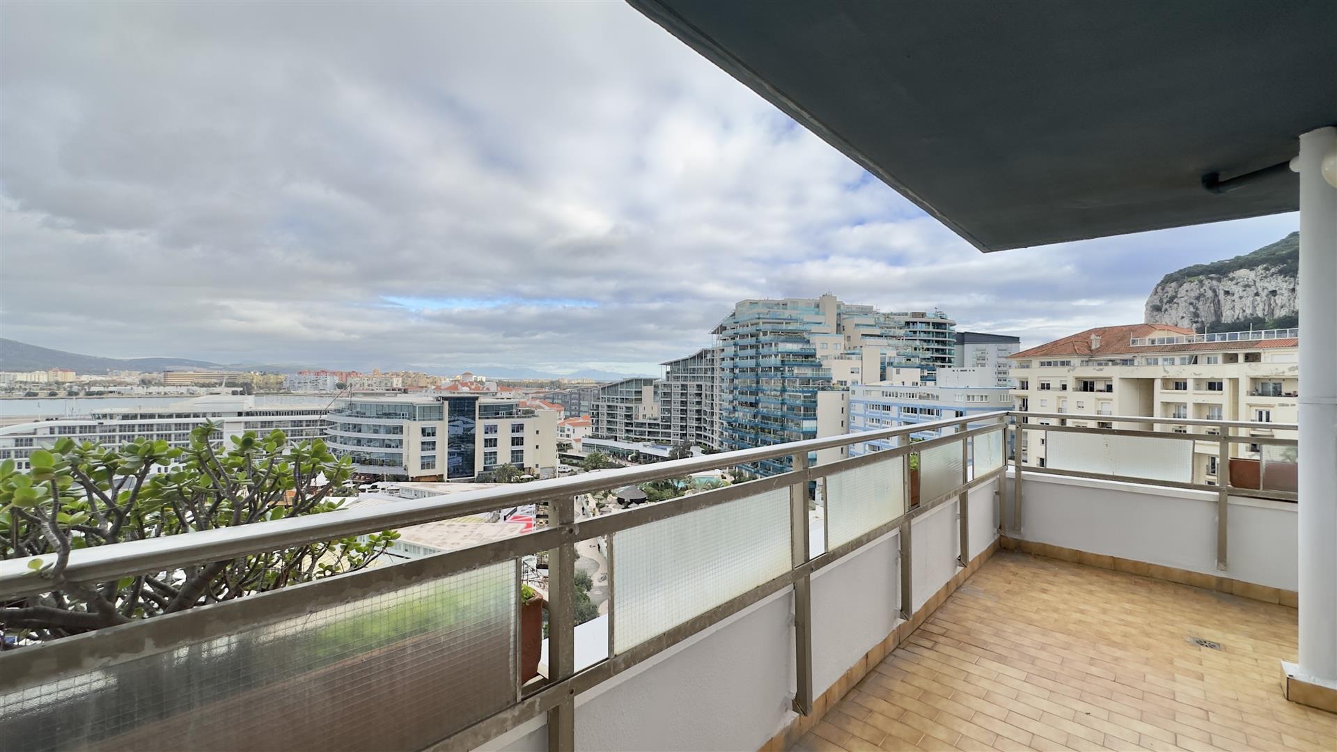 Image of Apartment - 3 Bedrooms - 2 Bathrooms for Sale in Watergardens-Gibraltar, Image 12